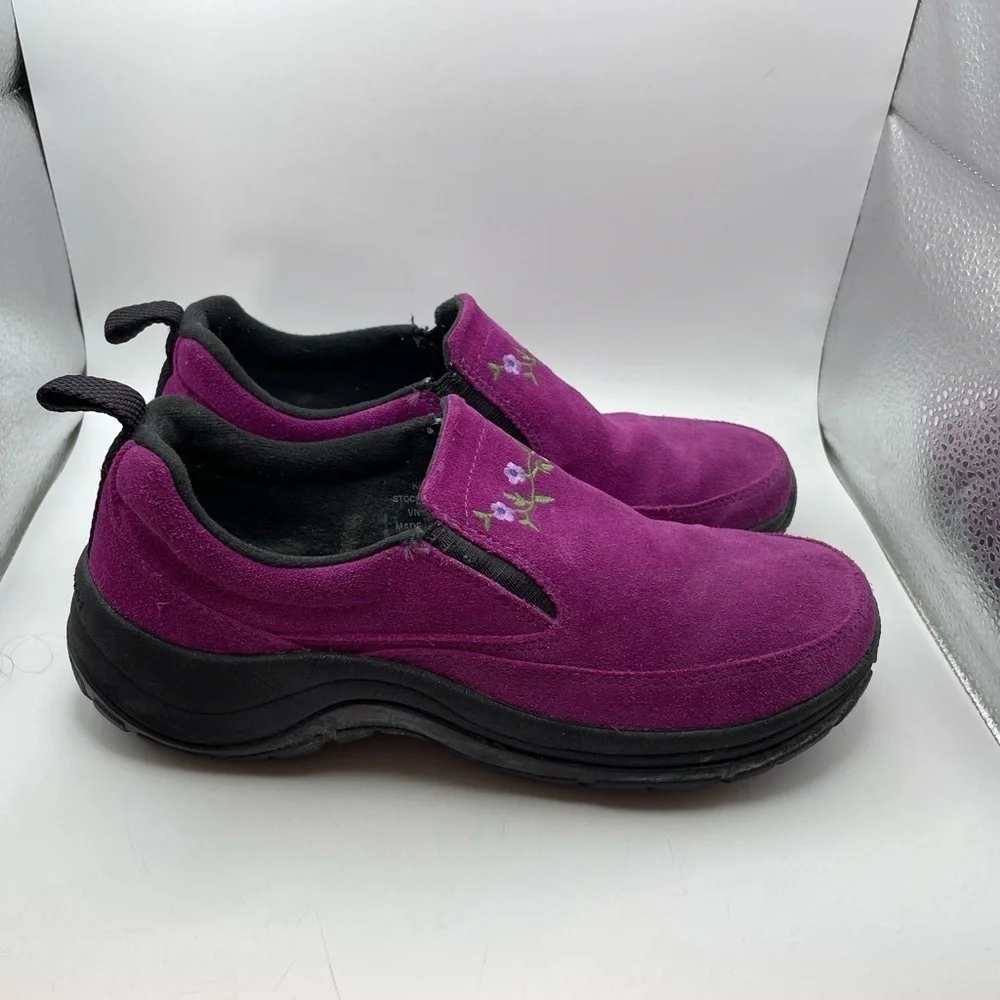 L.L Bean women’s purple slip on floral loafers size 5Y/ women’s 6.5